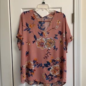 Floral peach dressy top (never been worn)